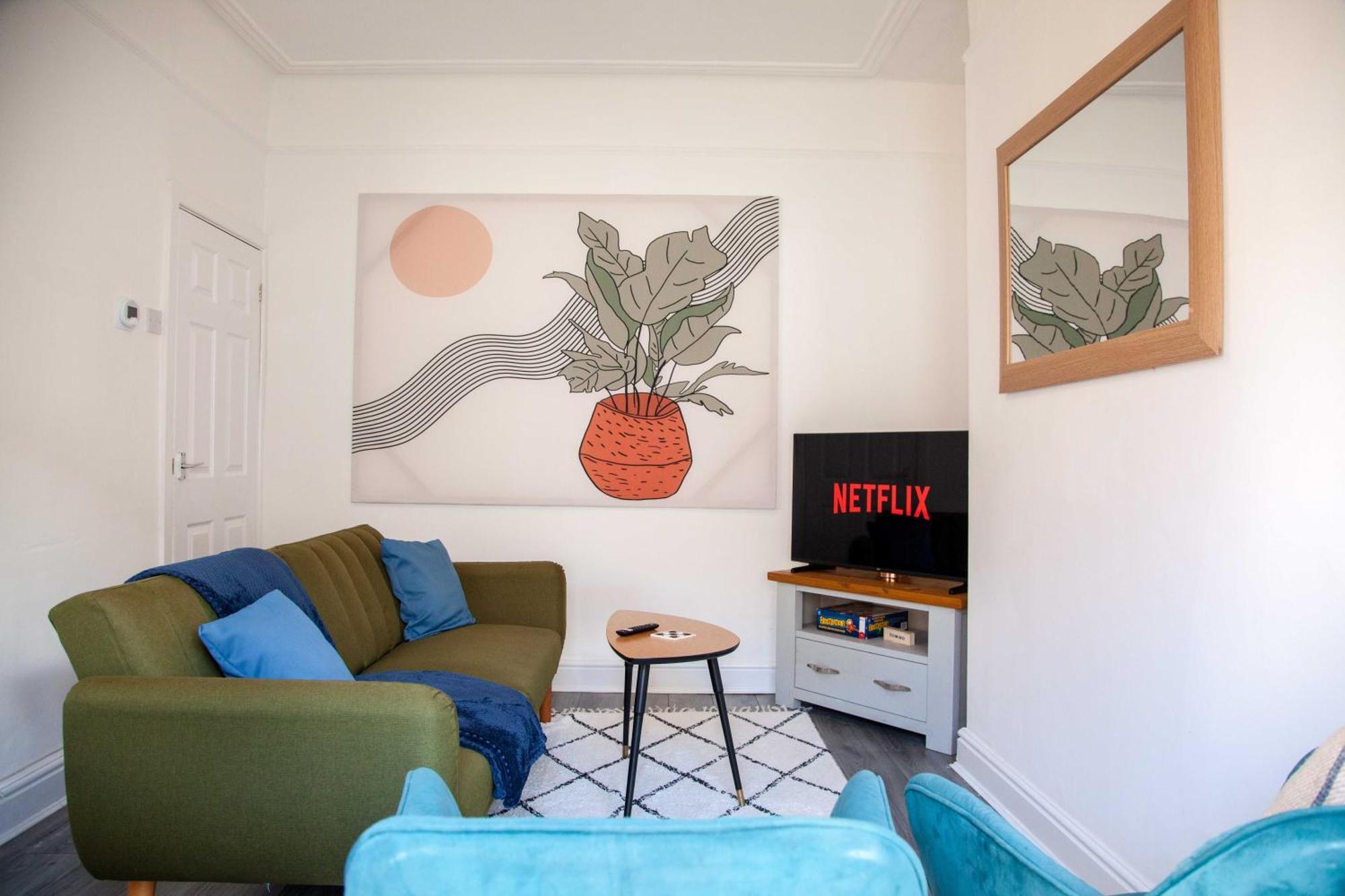 Spacious For Mid - Long Stays, 4 Bedrooms, Sleeps Upto 10 * Liverpool