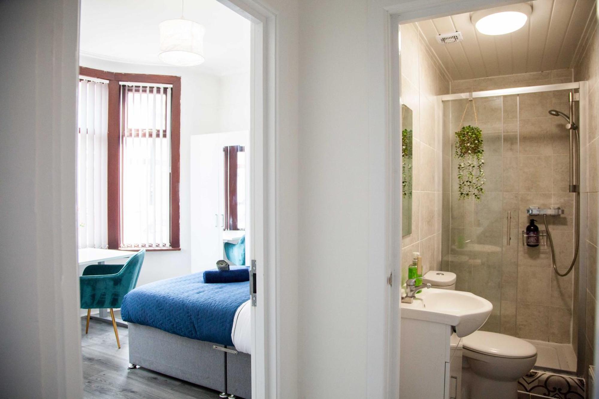 Spacious For Mid - Long Stays, 4 Bedrooms, Sleeps Upto 10